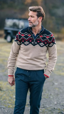 Beige sweater with black print - Winter Navy