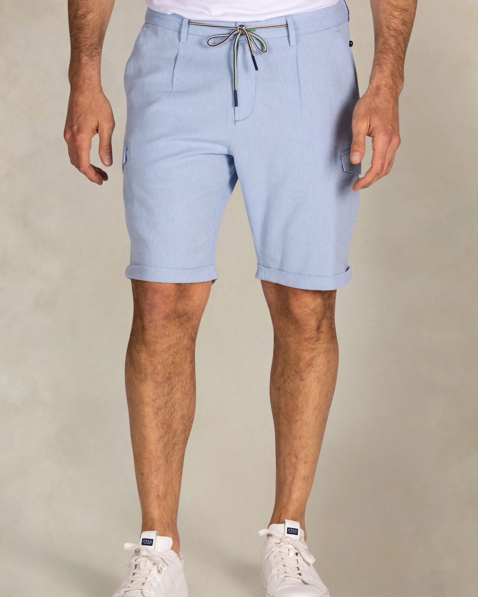Blue cargo shorts with elastane