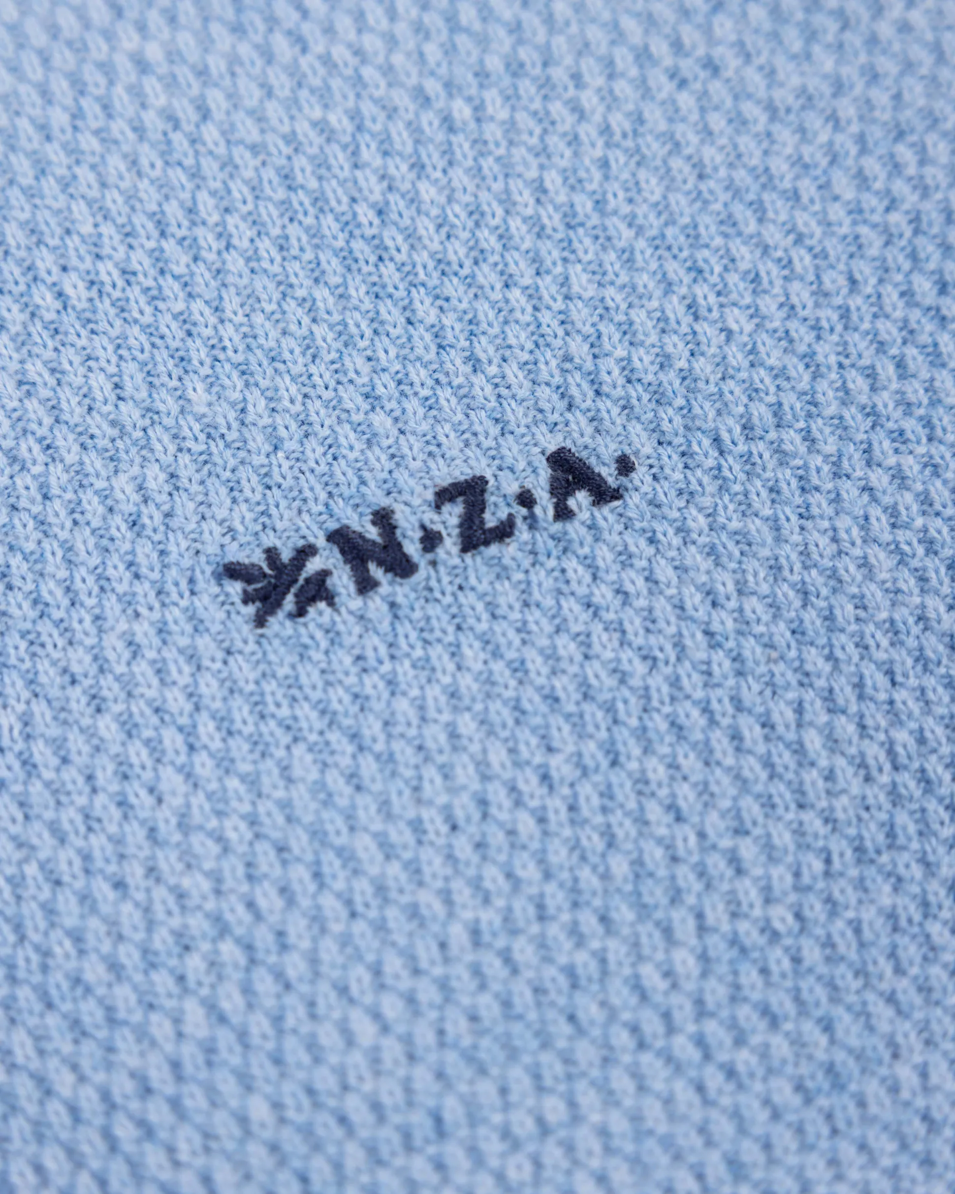 Blue plain pullover with round neck