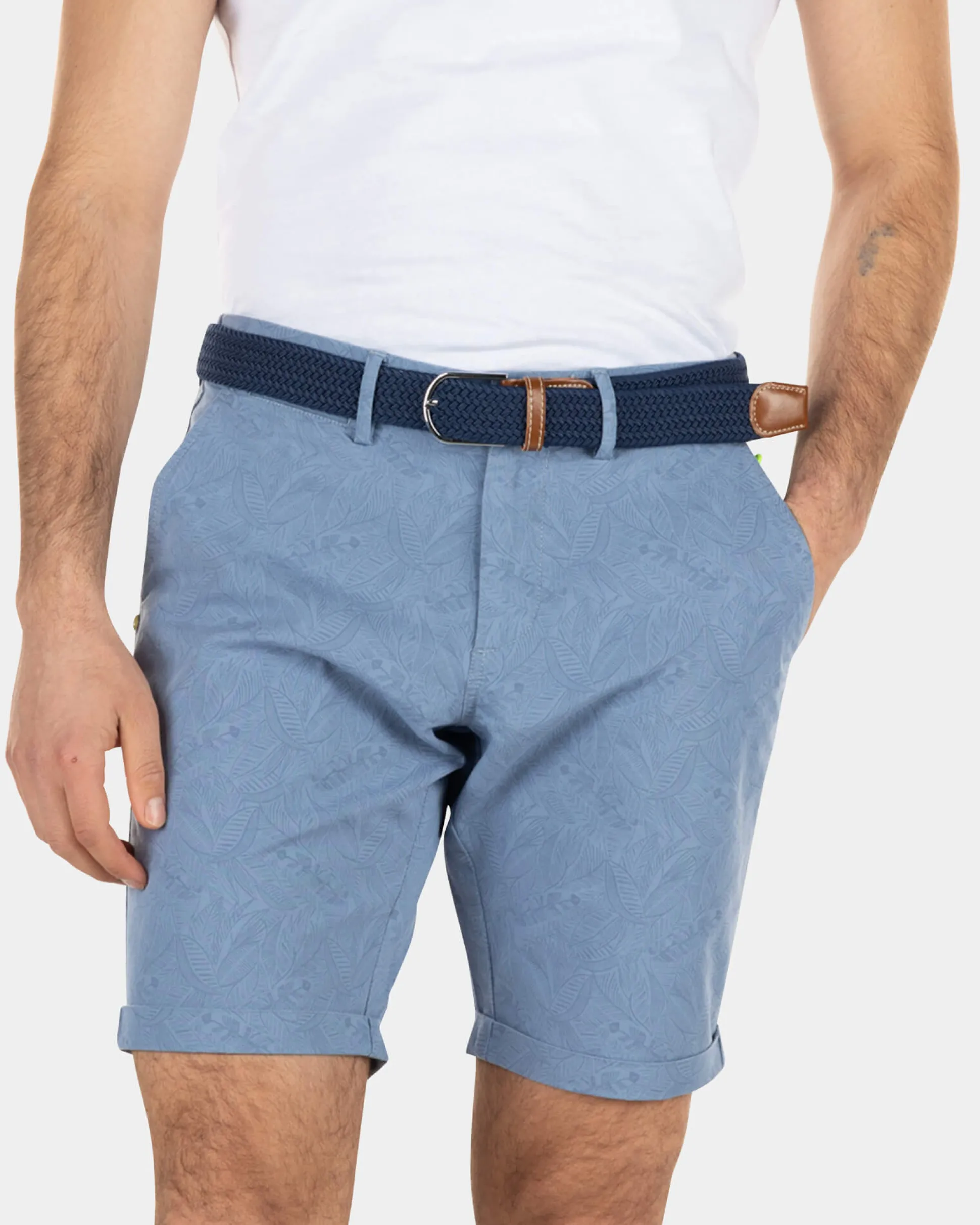 Chino shorts with leaf print - High Summer Cobalt