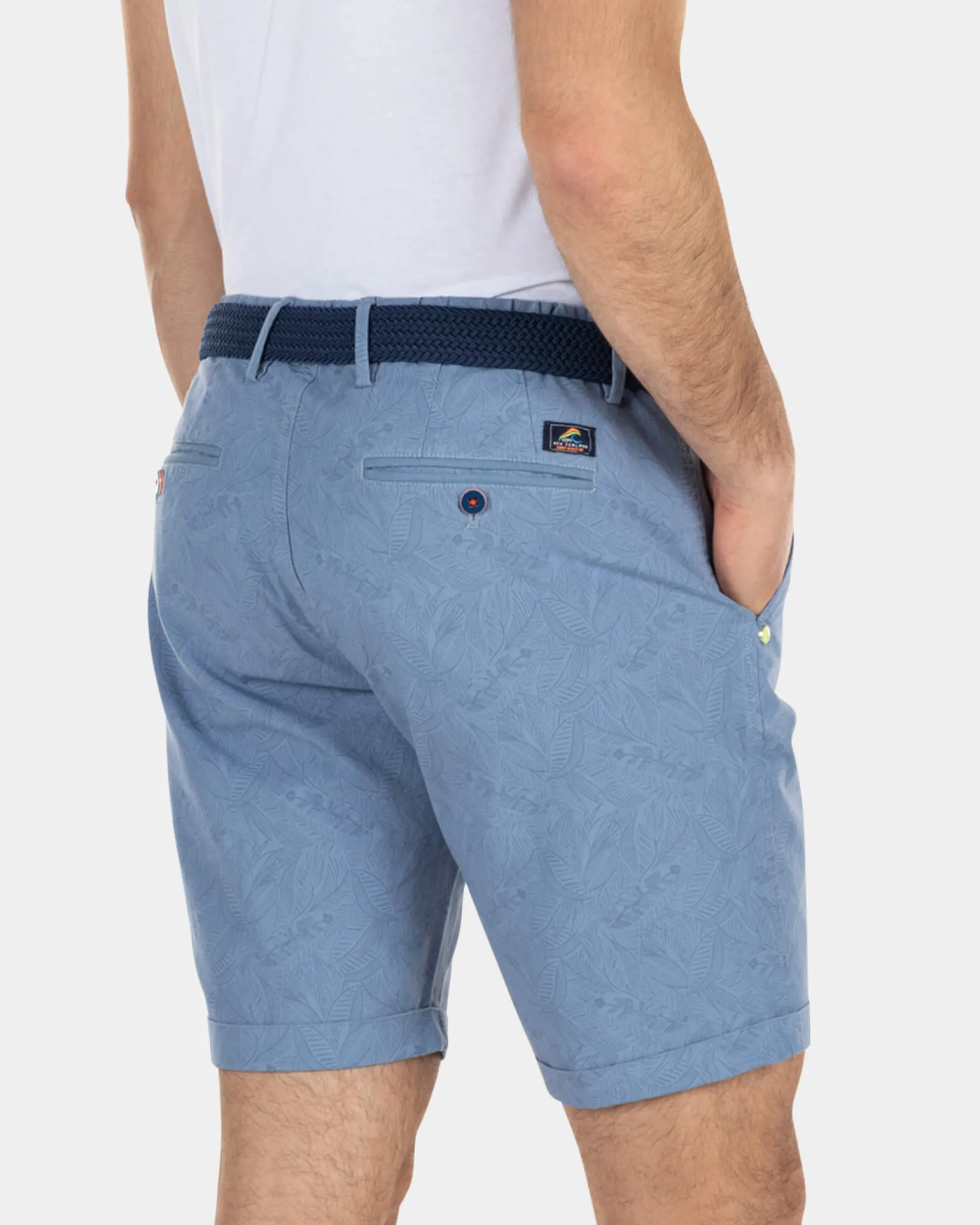Chino shorts with leaf print - High Summer Cobalt