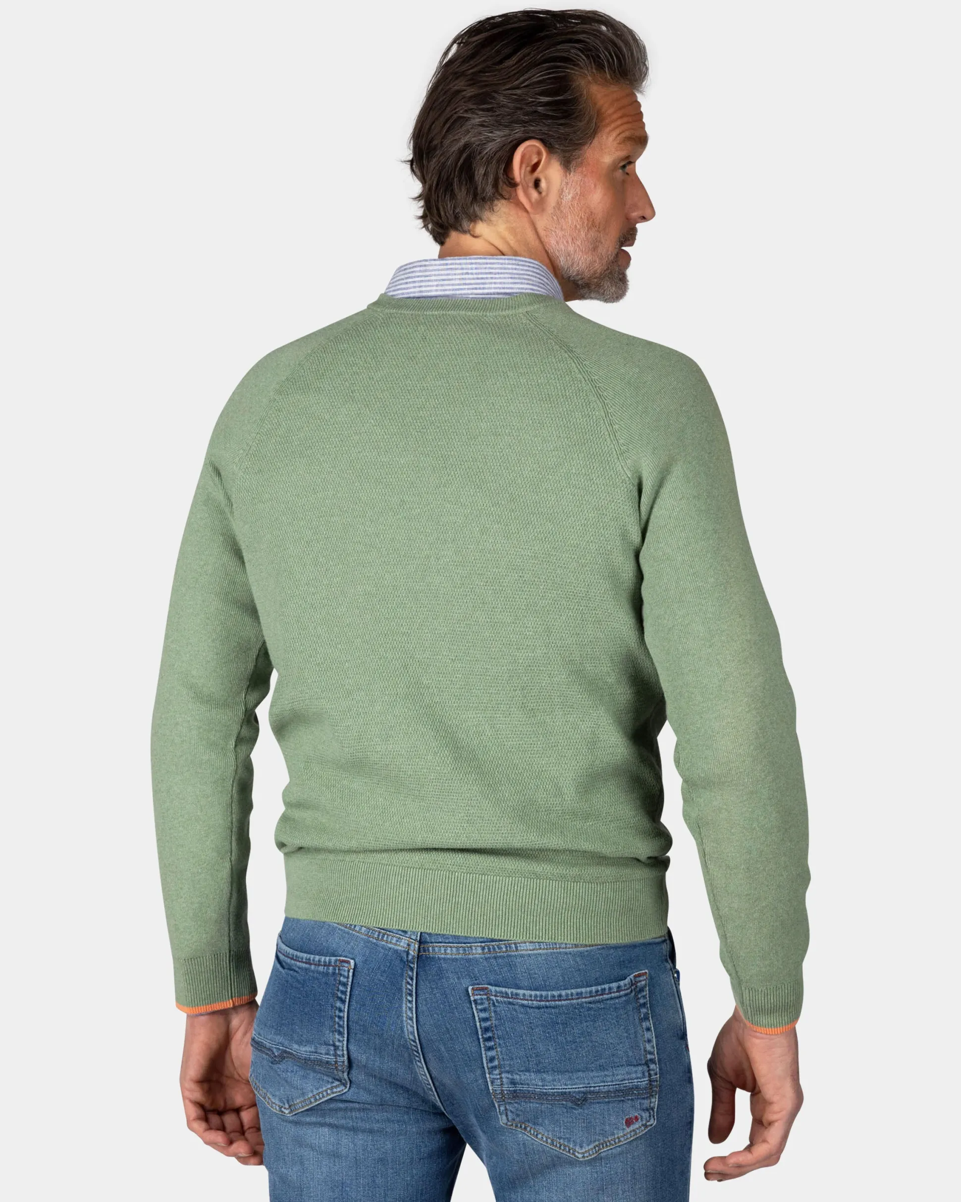 Green plain pullover with round neck