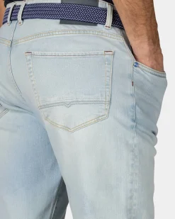 Light blue jeans with stretch