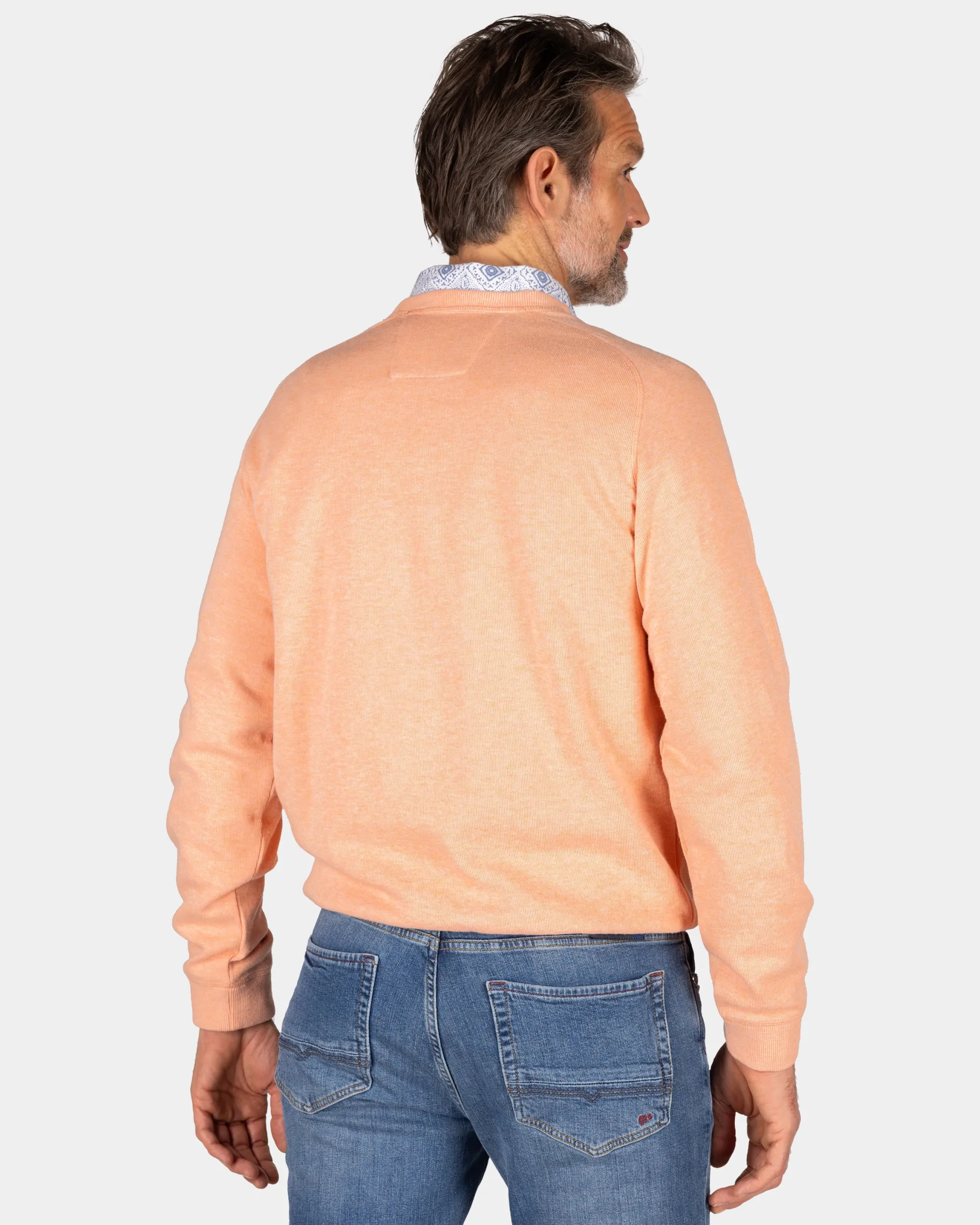 Peach pullover with round neck