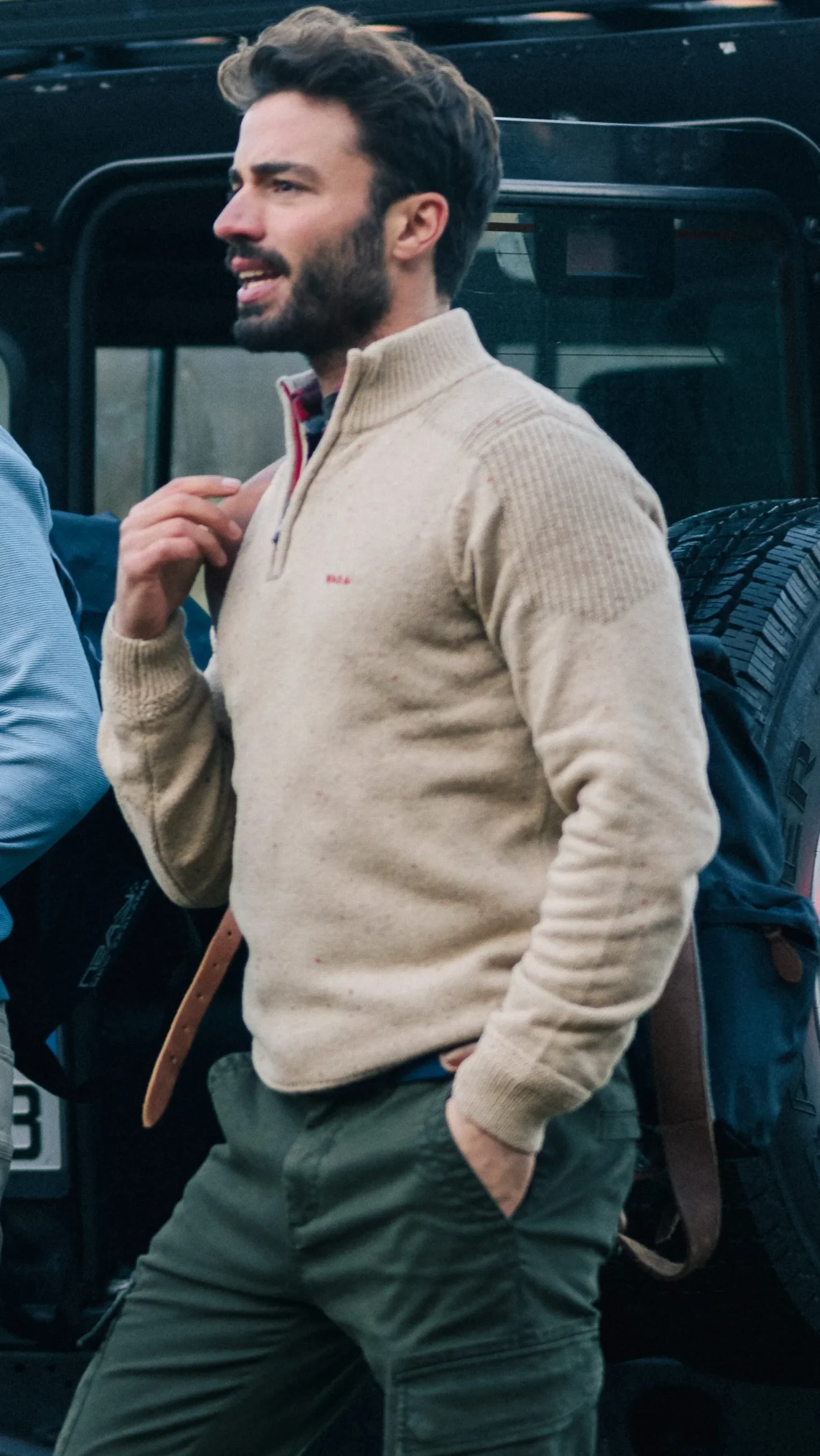 Sand-colored pullover with half-zip - Shimmering Sand